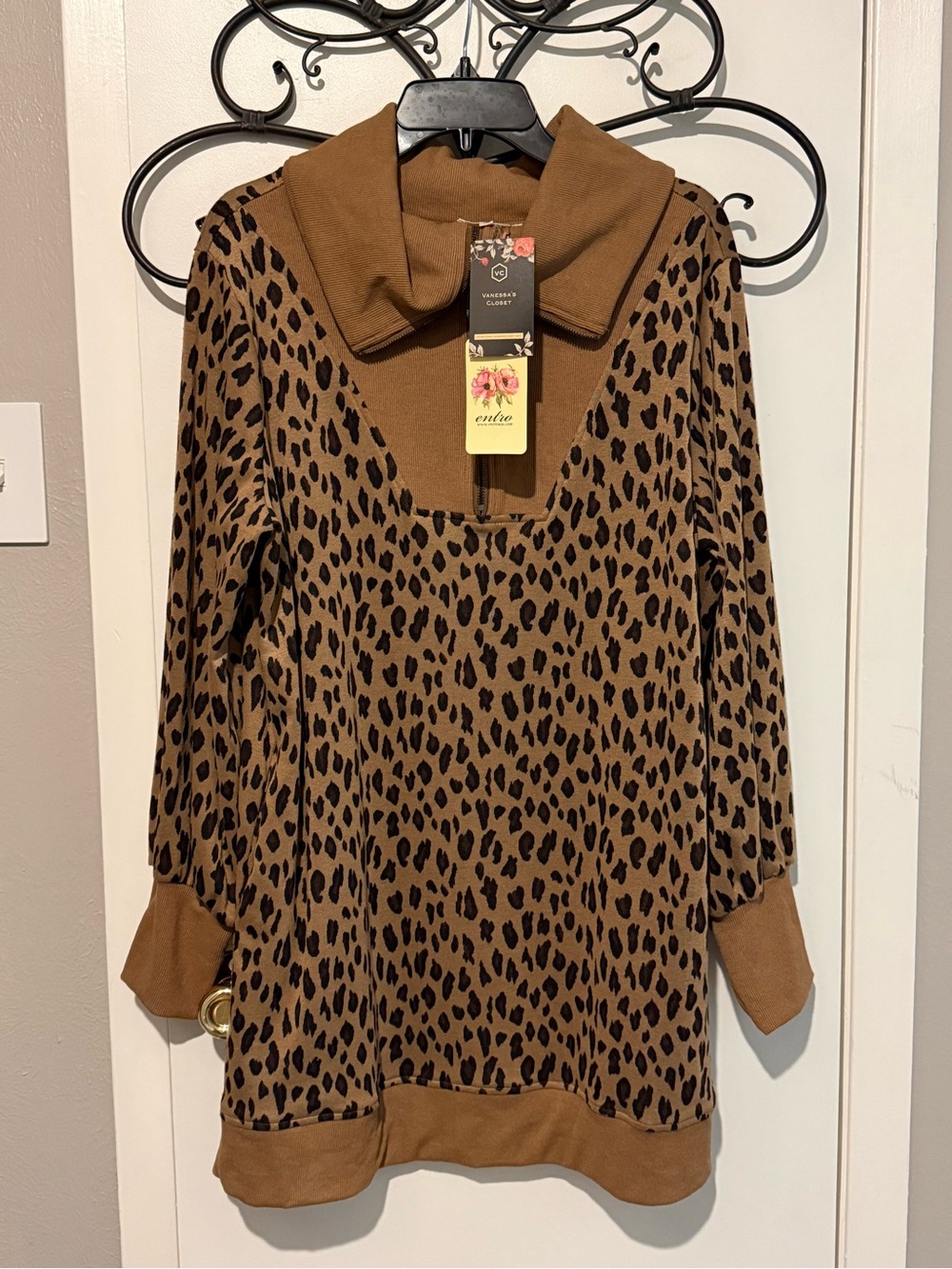 entro Brown and Black Leopard Print Collared Tunic